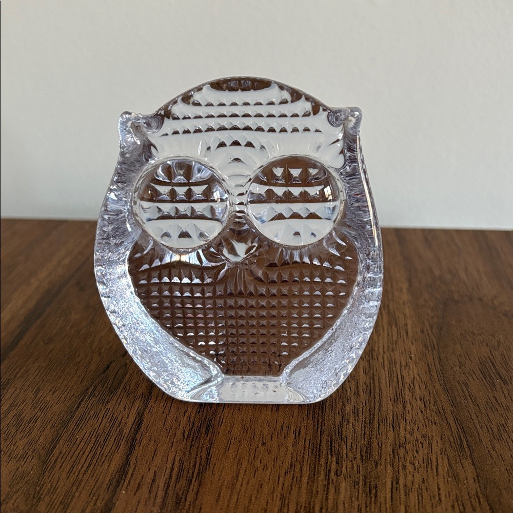 Vintage Art glass Owl figurine